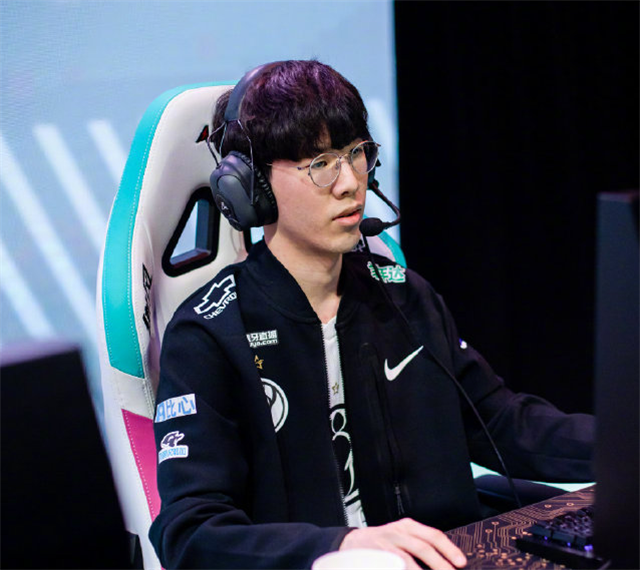 亚运电竞LOL项目集训合照公布：Uzi、Bsyy赫然在列